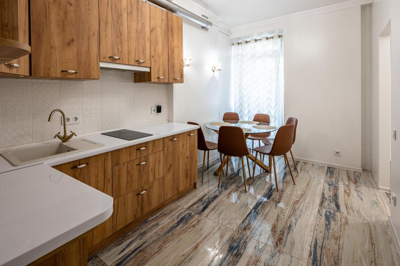 Ferienwohnung Romari Вічева 1 Lemberg Exterior foto